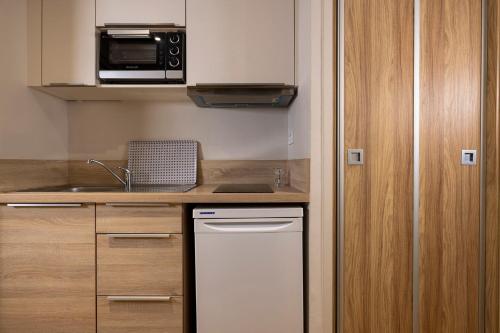 Lou Paradou - image 12