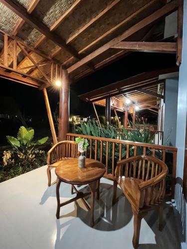 Golden Beach Hotel in Sekotong