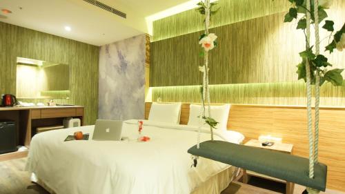 room detail thumbnail 0