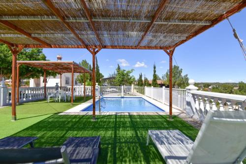 Exclusive Villa in Catadau: Pool & Private Gardens