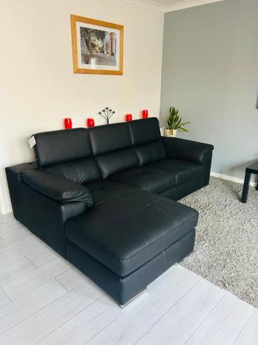 Modern 2 bed apartment 3