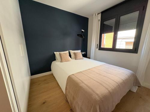 Four-Bedroom Apartment image 5