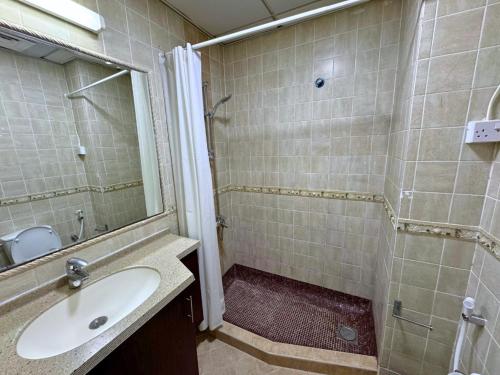 Studio Apartment Near Deira City Centre Mall and Metro with Gym and Pool, Дубай (фото 9)