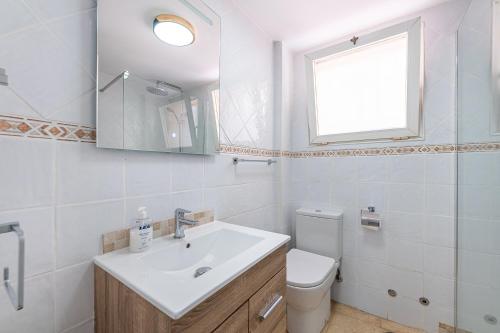 Three-Bedroom Apartment - Oceanfront image 10