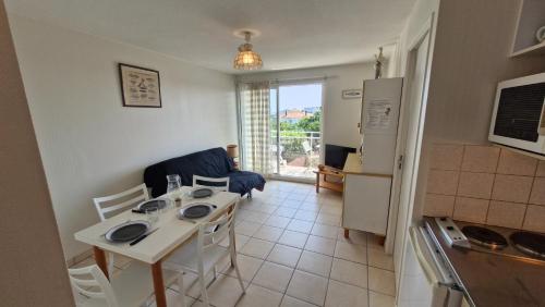 Royan - APPARTEMENT VUE MER - à SEULEMENT 300m PLAGE et COMMERCES, Royan (foto 4)