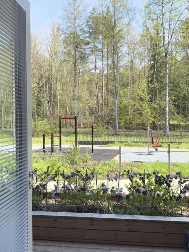 A környék, Brand New Studio surrounded by forest in Hannunniittu