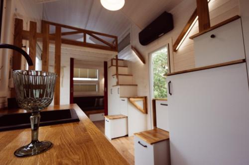 Tajnikowo Sekretny Tiny House Anyżek (Tajnikowo Sekretny Tiny House Anyzek) in Lubiana