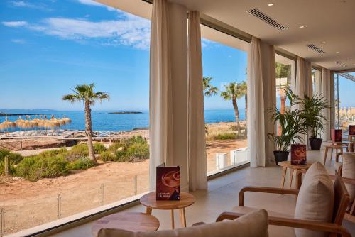 حانة/استراحة, Universal Hotel Romantica in سيس سالينز