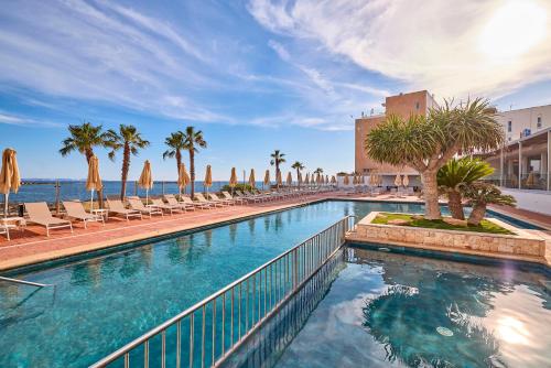 مسبح, Universal Hotel Romantica in سيس سالينز