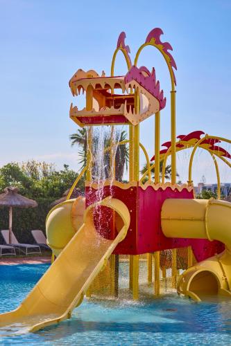 Universal Hotel Romantica - image 7