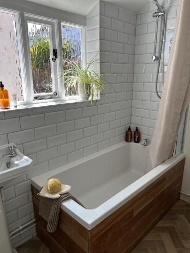 Beehive Cottage in Gillingham