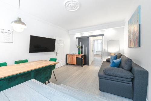 The Lachmann Group Apartment, 2BR, one living room, 2 bathrooms, family friendly, 4 - 7 Guests, Берлин (фото 4)