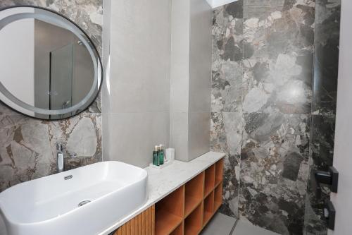 Exclusive Luxury Apartments & Free Parking, Tirana (photo 7)