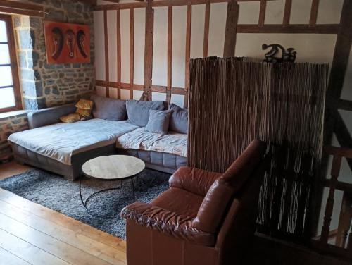 Maison de campagne aux notes africaines in Doisče