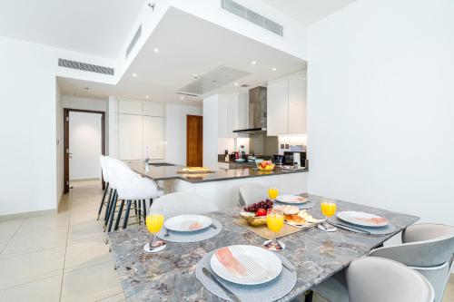 Contemporary Comfort - Serenity - Pool View - image 13