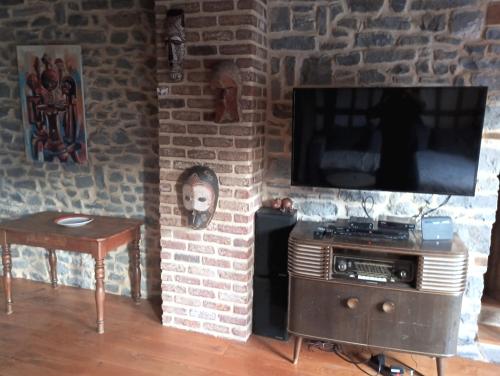 Maison de campagne aux notes africaines in Doisče