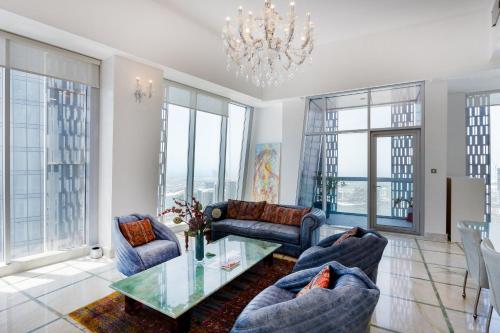 Cayan Tower Dubai Marina - Mint Stay, Дубай