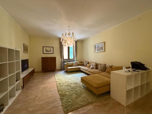 App 2 bedr 2 bathr 5 from ARENA 2 from PIAZZA DELLE ERBE, Verona