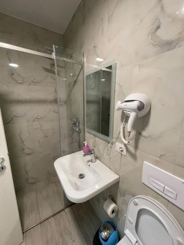 BonBon Quiet Central Studio - ENJOY TRAVEL, Tirana (photo 7)