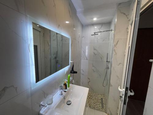 Piazza Downtown Cozy Studio - ENJOY TRAVEL, Tirana (photo 4)
