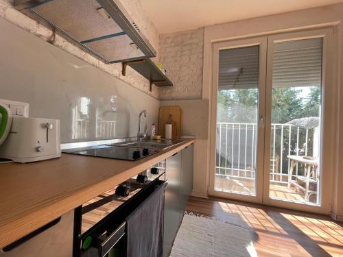 Flora - Modern Rooftop Apartment with Balcony, Tirana (foto 5)