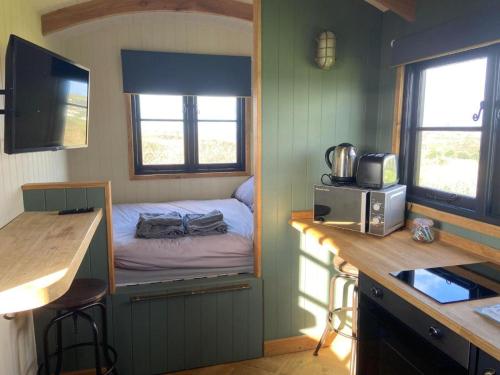 Travellers Rest Glamping Pods & Shepherds Hut near Newquay Airport