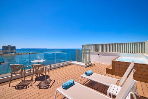 شرفة/ تراس, Universal Hotel Romantica in سيس سالينز