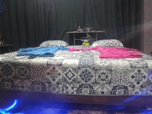 Quarto Vip, cama king, ar e tv, sacada e banheiro, Cuiabá