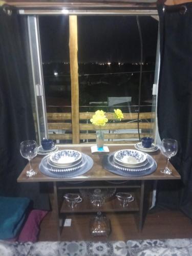 Quarto Vip, cama king, ar e tv, sacada e banheiro, Cuiabá (foto 7)