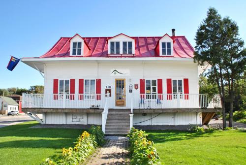 Auberge De Saguenay- La Maison Price
