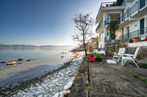 A szálláshely kívülről, La Villa du Lac - Appartements de vacances - Les pieds dans l'eau in Maxilly-sur-Leman