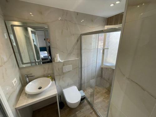 Boutique Central Studio Apartments - ENJOY TRAVEL, Tirana (photo 5)