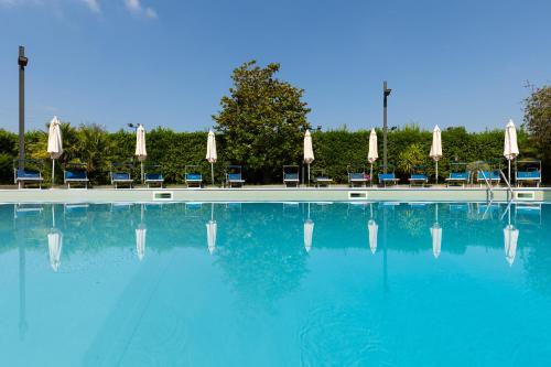 Басейн, Novotel Caserta Sud Hotel in Сан - Нікола "Ла Страда"