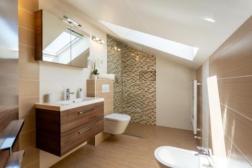 Душ, Apartment in the Village in Петровче