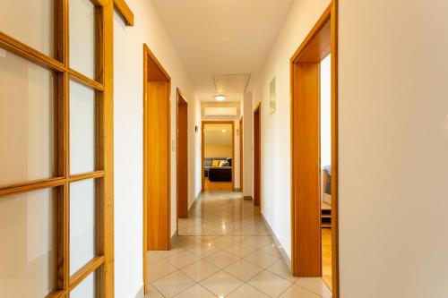 Вхід, Apartment in the Village in Петровче