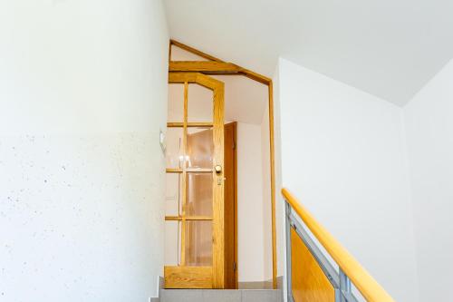 Вхід, Apartment in the Village in Петровче