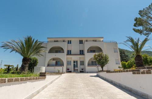Floral Apartment