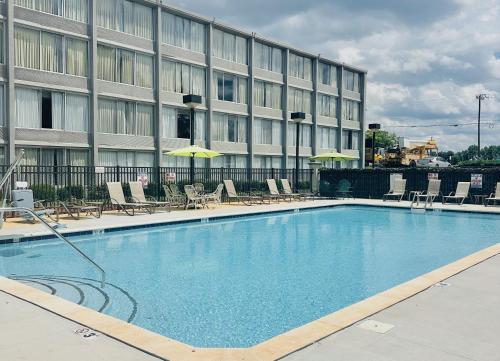 Wyndham Garden Greensboro - main image