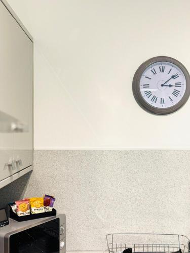 Kitchen, Cosy City Centre Apartment in West End