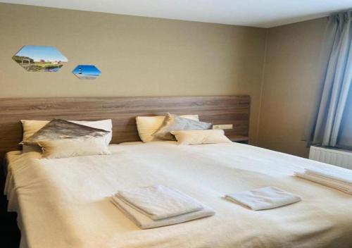 Hotel Du Commerce Room Type - Double or Twin Room with Bathroom