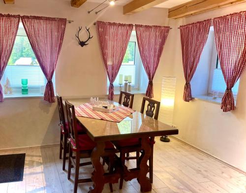 Sweet Mountain Home in 巴德布萊貝格