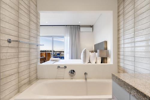 Harbour Edge Apartments - image 12