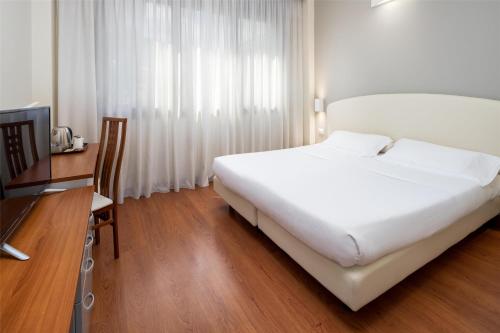 2 twin beds
