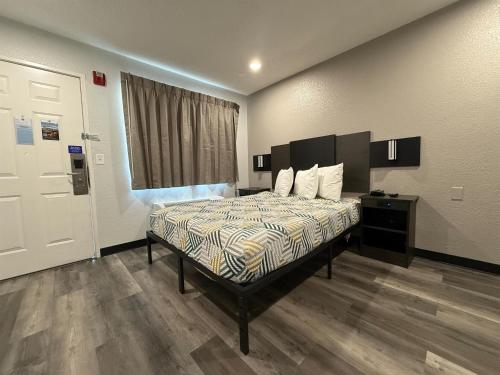 1 queen bed