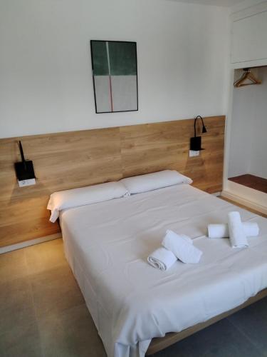One-Bedroom Apartment with Double Bed image 4