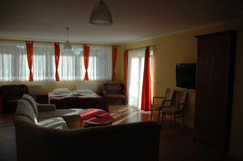 Okulski Grand Rozewie Pokoje i Apartamenty – Jastrzebia Gora, NY