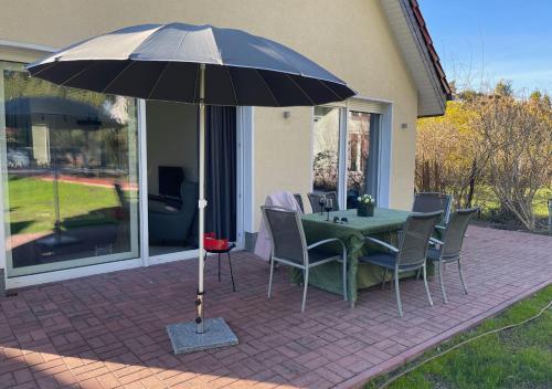 Helles Haus in Seenähe bei Berlin in Oranienburg, Deutschland
