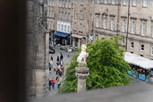 Royal Mile Apartments - image 11