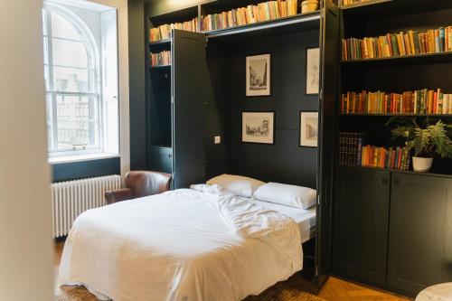 Royal Mile Apartments - image 13