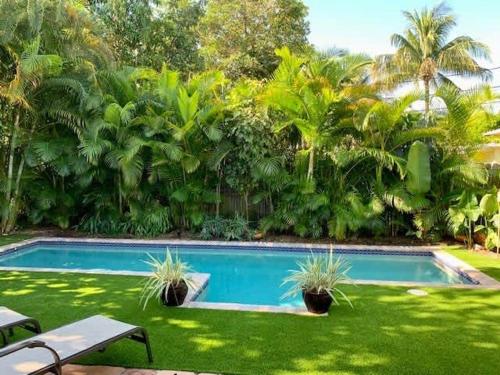 Casa Blanca 2bd 2ba Private Pool and Parking in West Palm Beach, USA